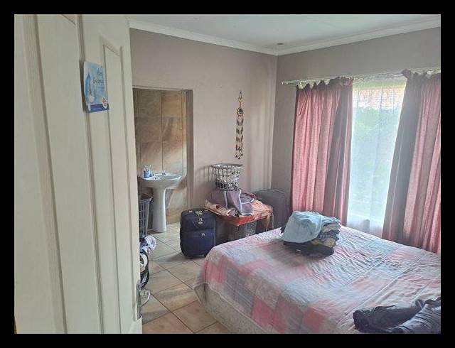 2 BEDROOM TOWNHOUSE FOR SALE IN POMONA